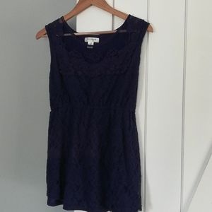 Maternity sleeveless blouse